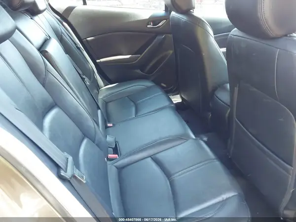 3MZBN1L30JM183823 2018 MAZDA 3 - Image 8