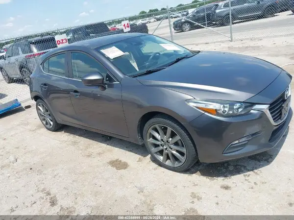 3MZBN1L30JM204492 2018 MAZDA 3 - Image 1