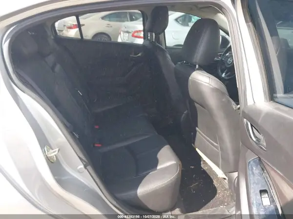 3MZBN1L30JM231739 2018 MAZDA 3 - Image 8