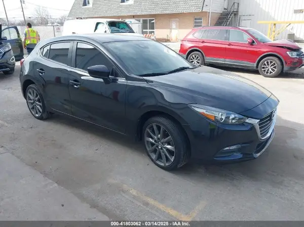 3MZBN1L30JM247097 2018 MAZDA 3 - Image 1