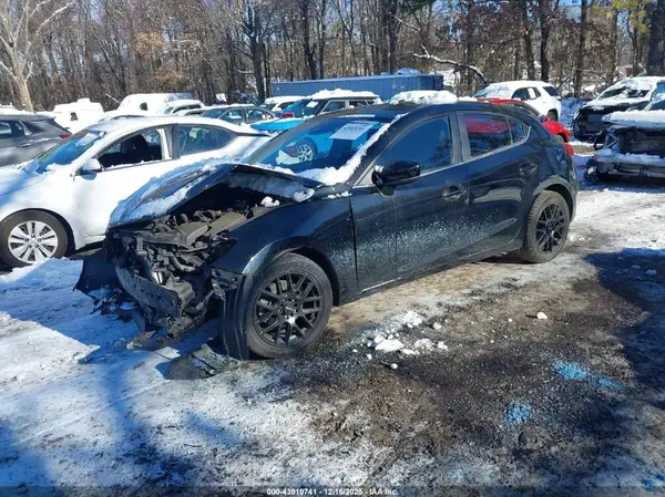 3MZBN1L30JM255720 2018 MAZDA 3 - Image 2