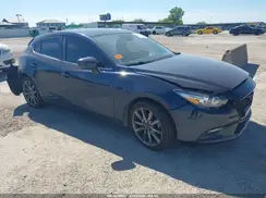 3MZBN1L30JM257287 2018 MAZDA 3