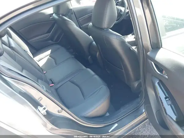3MZBN1L30JM266913 2018 MAZDA 3 - Image 8