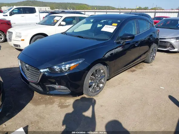 3MZBN1L30JM268516 2018 MAZDA 3 - Image 2