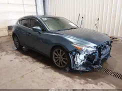 3MZBN1L30JM269598 2018 MAZDA 3