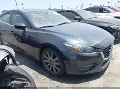 3MZBN1L30JM272162 2018 MAZDA 3