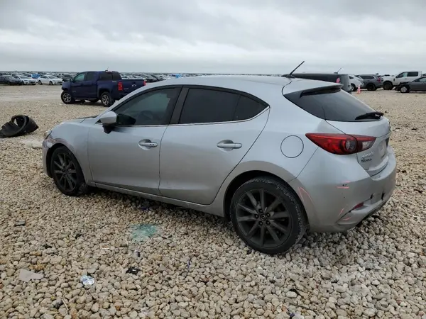 3MZBN1L30JM275241 2018 MAZDA 3 - Image 2