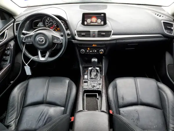 3MZBN1L30JM275241 2018 MAZDA 3 - Image 8