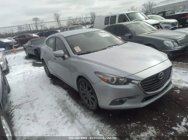 3MZBN1L31JM164732 2018 MAZDA 3 - Image 1
