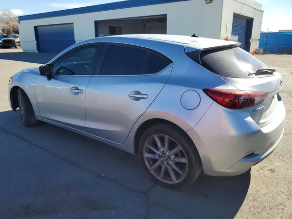 3MZBN1L31JM170238 2018 MAZDA 3 - Image 2