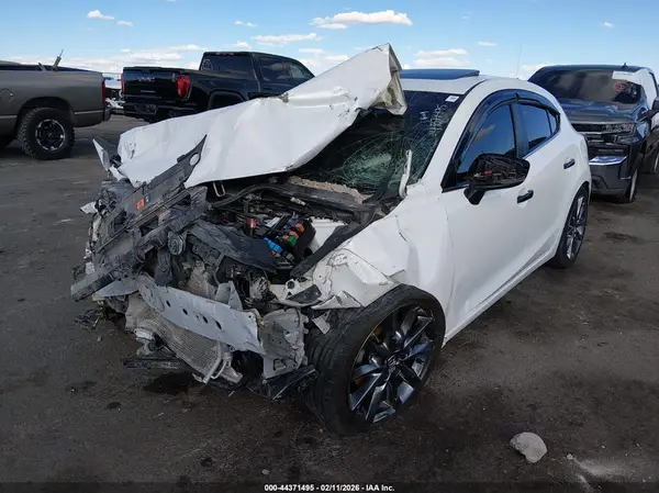 3MZBN1L31JM178100 2018 MAZDA 3 - Image 2