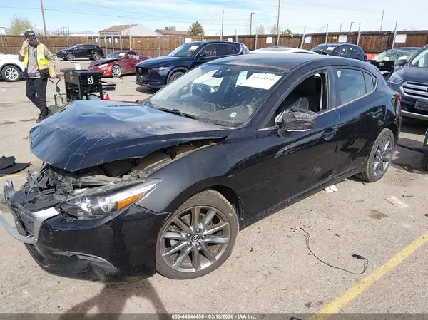 3MZBN1L31JM182387 2018 MAZDA 3 - Image 2