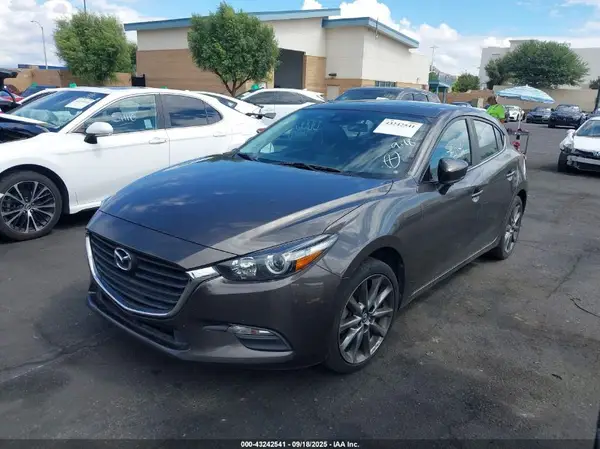 3MZBN1L31JM182390 2018 MAZDA 3 - Image 2