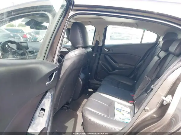 3MZBN1L31JM182390 2018 MAZDA 3 - Image 8