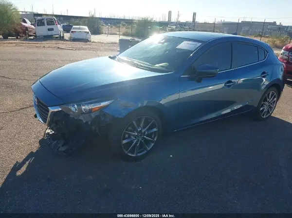3MZBN1L31JM194247 2018 MAZDA 3 - Image 2