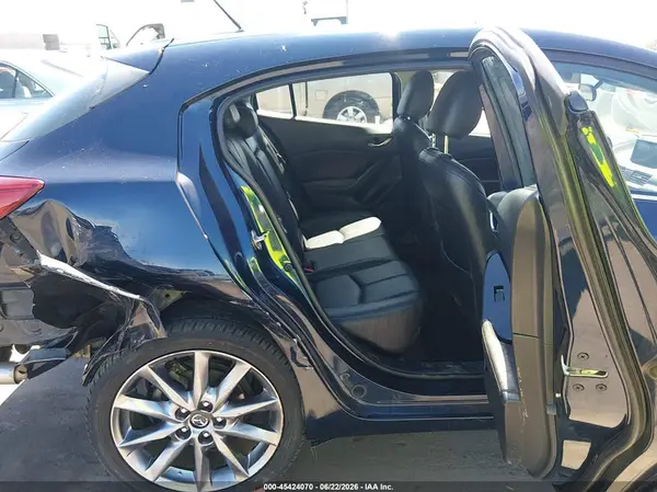 3MZBN1L31JM204615 2018 MAZDA 3 - Image 8