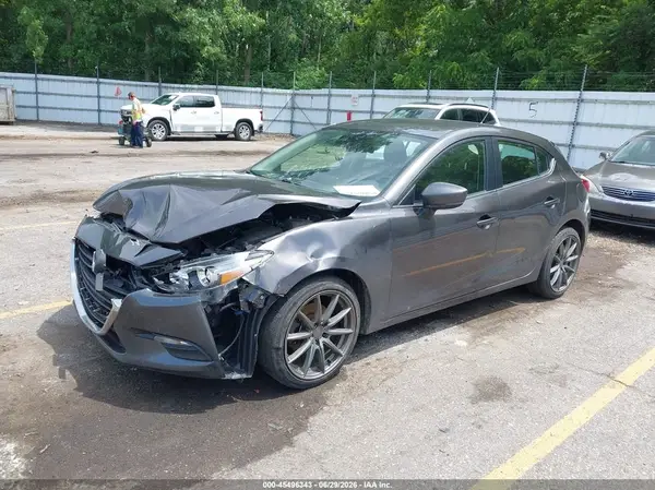 3MZBN1L31JM209040 2018 MAZDA 3 - Image 2