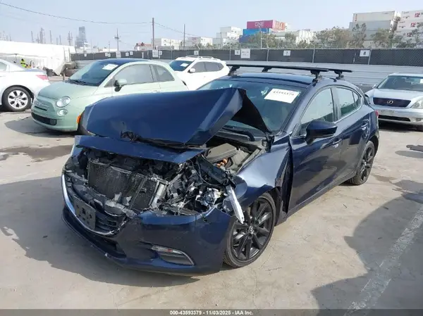 3MZBN1L31JM228817 2018 MAZDA 3 - Image 2