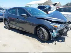 3MZBN1L31JM256357 2018 MAZDA 3