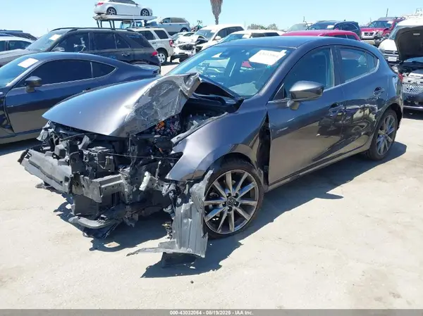 3MZBN1L31JM256357 2018 MAZDA 3 - Image 2