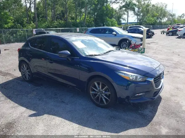 3MZBN1L31JM265365 2018 MAZDA 3 - Image 1