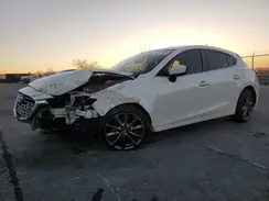3MZBN1L31JM268489 2018 MAZDA 3