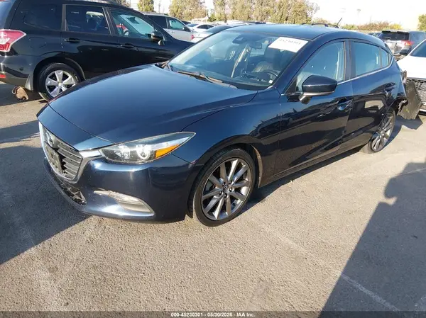 3MZBN1L31JM272106 2018 MAZDA 3 - Image 2