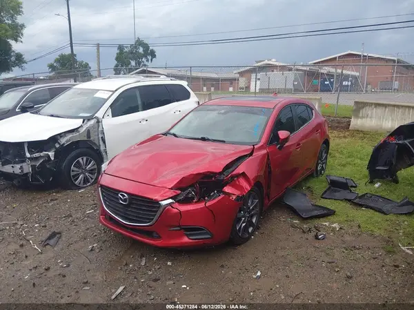 3MZBN1L31JM274972 2018 MAZDA 3 - Image 2