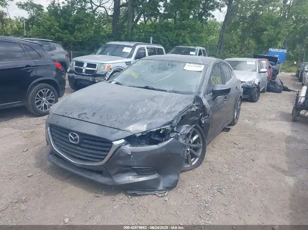 3MZBN1L32JM158843 2018 MAZDA 3 - Image 2