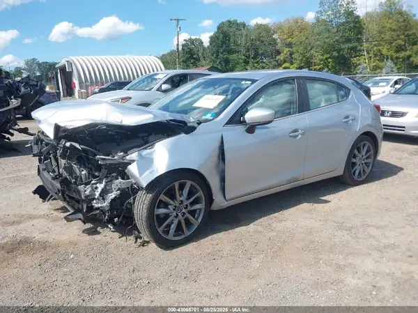 3MZBN1L32JM174444 2018 MAZDA 3 - Image 2