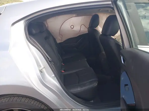 3MZBN1L32JM174444 2018 MAZDA 3 - Image 8