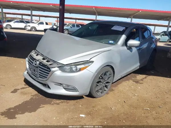 3MZBN1L32JM181555 2018 MAZDA 3 - Image 2