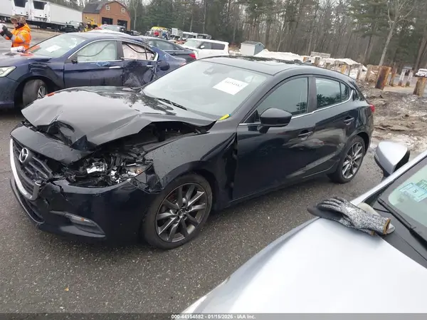 3MZBN1L32JM182527 2018 MAZDA 3 - Image 2