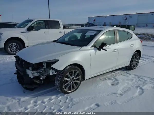 3MZBN1L32JM184004 2018 MAZDA 3 - Image 2