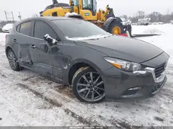 3MZBN1L32JM184696 2018 MAZDA 3