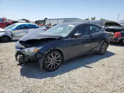 3MZBN1L32JM188828 2018 MAZDA 3