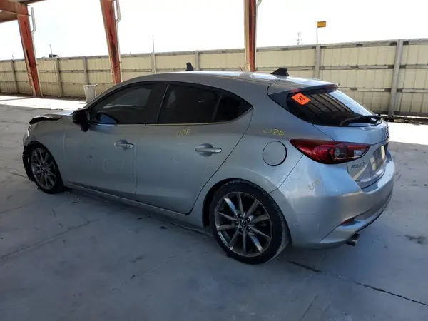 3MZBN1L32JM201982 2018 MAZDA 3 - Image 2