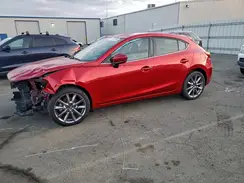 3MZBN1L32JM210861 2018 MAZDA 3