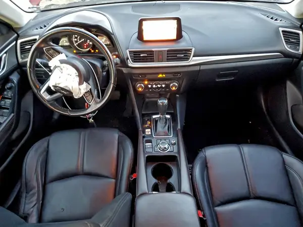 3MZBN1L32JM210861 2018 MAZDA 3 - Image 8