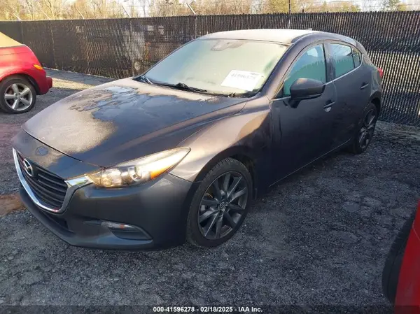 3MZBN1L32JM235162 2018 MAZDA 3 - Image 2