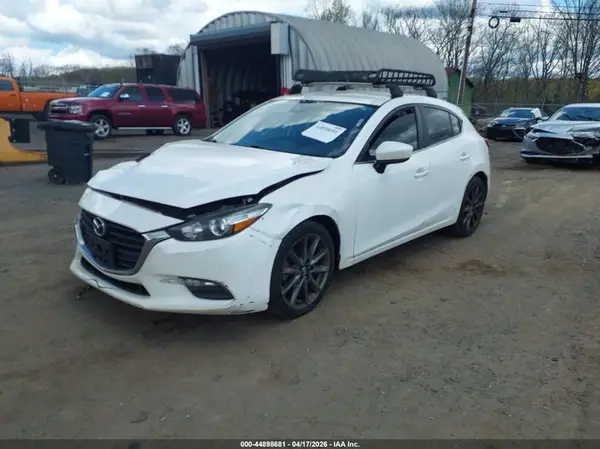 3MZBN1L32JM239454 2018 MAZDA 3 - Image 2