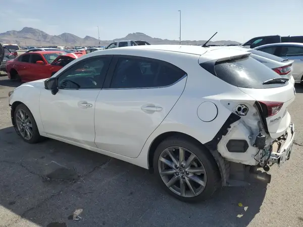 3MZBN1L32JM240099 2018 MAZDA 3 - Image 2