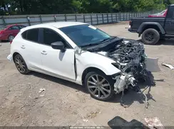 3MZBN1L32JM241415 2018 MAZDA 3