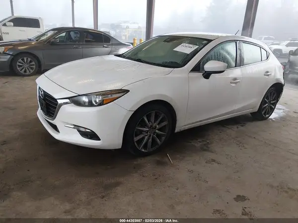 3MZBN1L32JM249918 2018 MAZDA 3 - Image 2