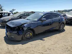 3MZBN1L32JM253869 2018 MAZDA 3