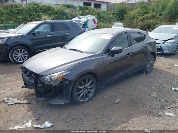 3MZBN1L32JM256352 2018 MAZDA 3 - Image 2
