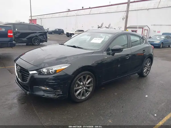 3MZBN1L32JM257727 2018 MAZDA 3 - Image 2