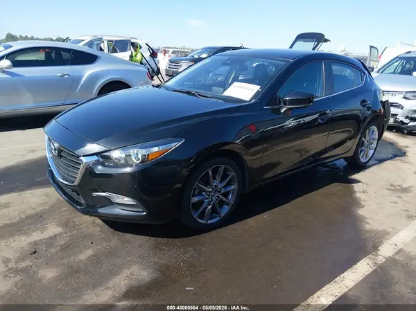 3MZBN1L32JM262457 2018 MAZDA 3 - Image 2