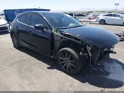 3MZBN1L32JM264919 2018 MAZDA 3