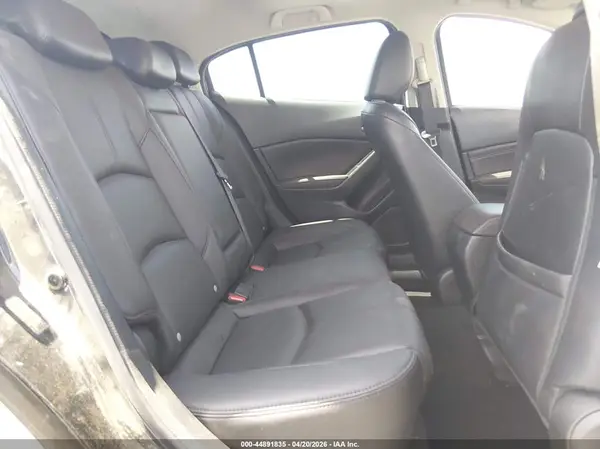 3MZBN1L32JM264919 2018 MAZDA 3 - Image 8
